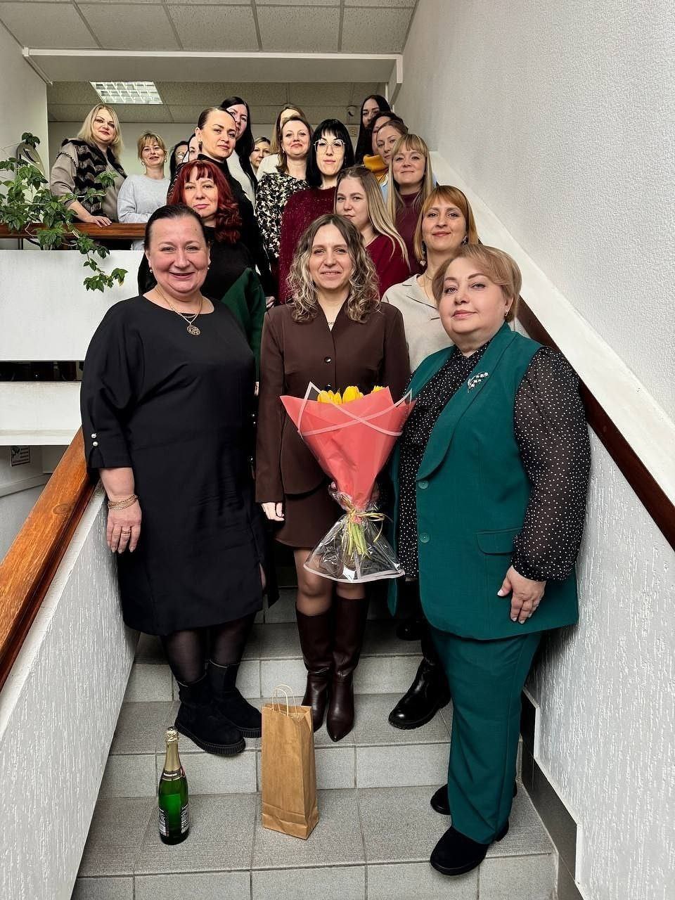 С наступающим праздником, наши прекрасные дамы!